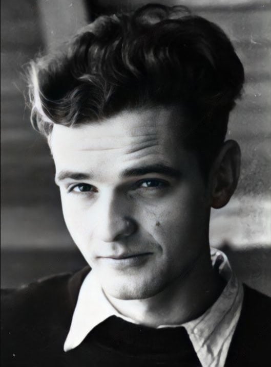 1. Hans Scholl