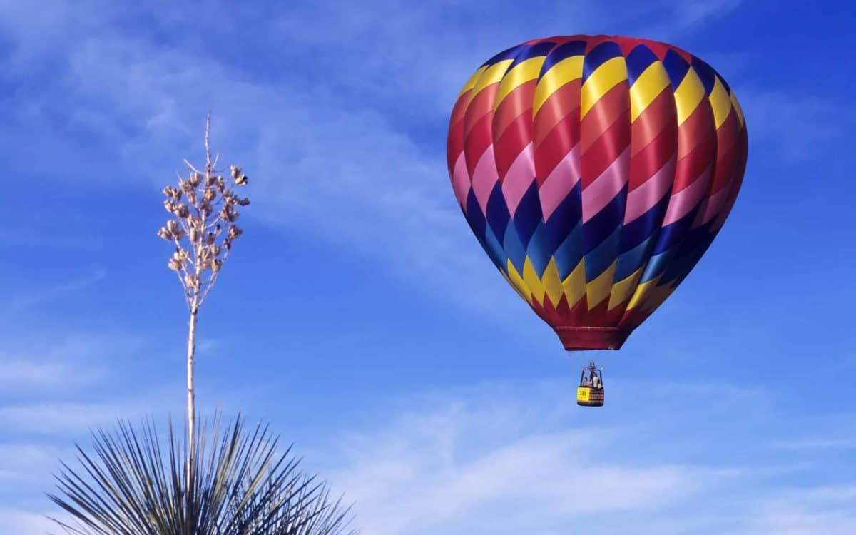 Solo balloon over white sands