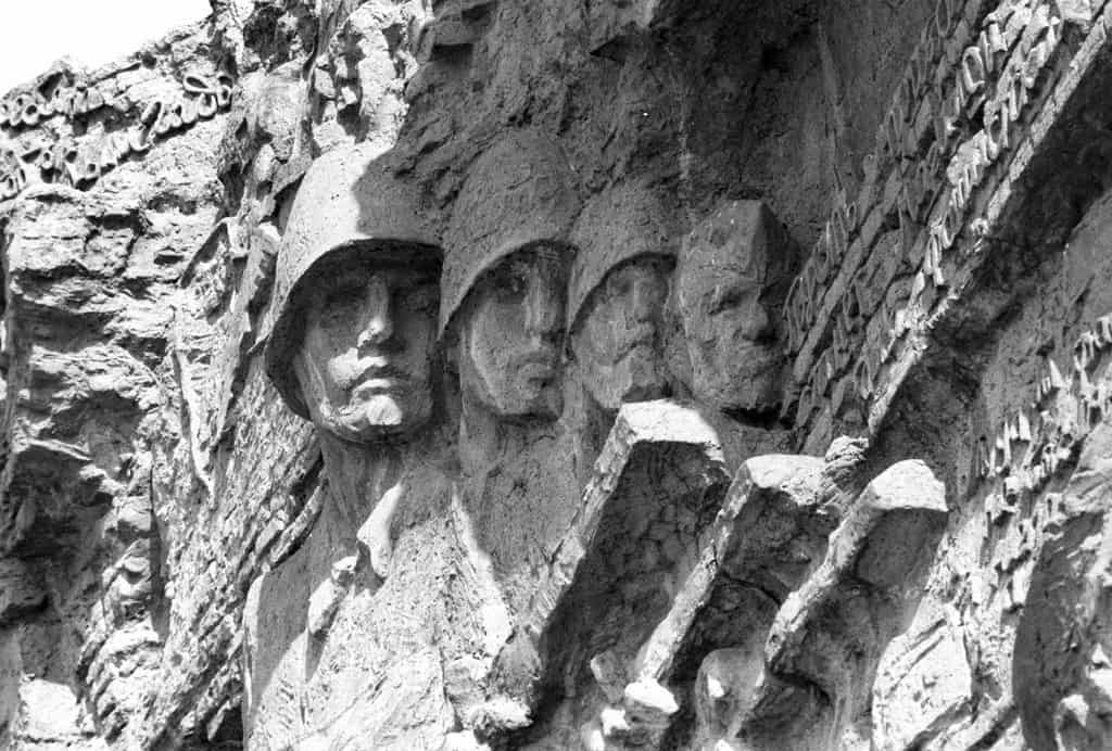 File:RIAN archive 642989 'To Heroes of the Battle of Stalingrad' monument-ensemble.jpg