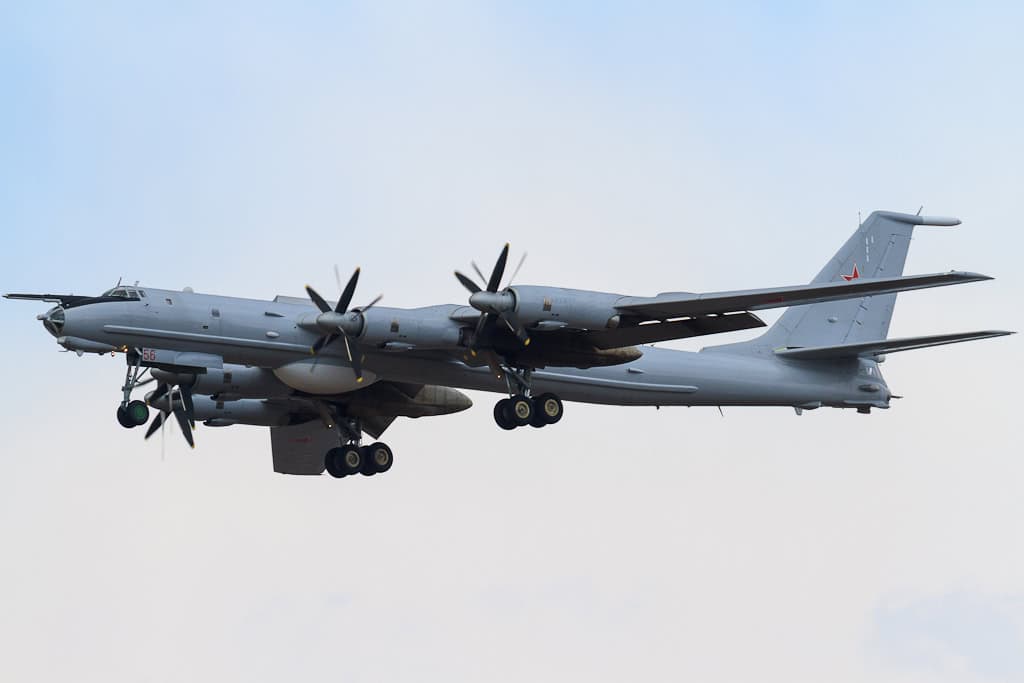 File:Tupolev Tu-95 (6906568850).jpg