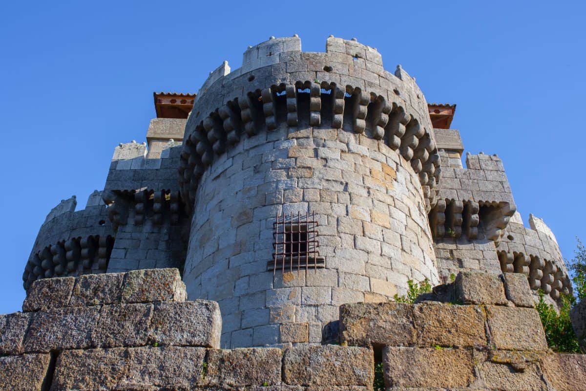Machicolations of Christian castle of Granadilla village. Medieval town evacuated in 1965, know being rehabilitated. Extremadura, Spain