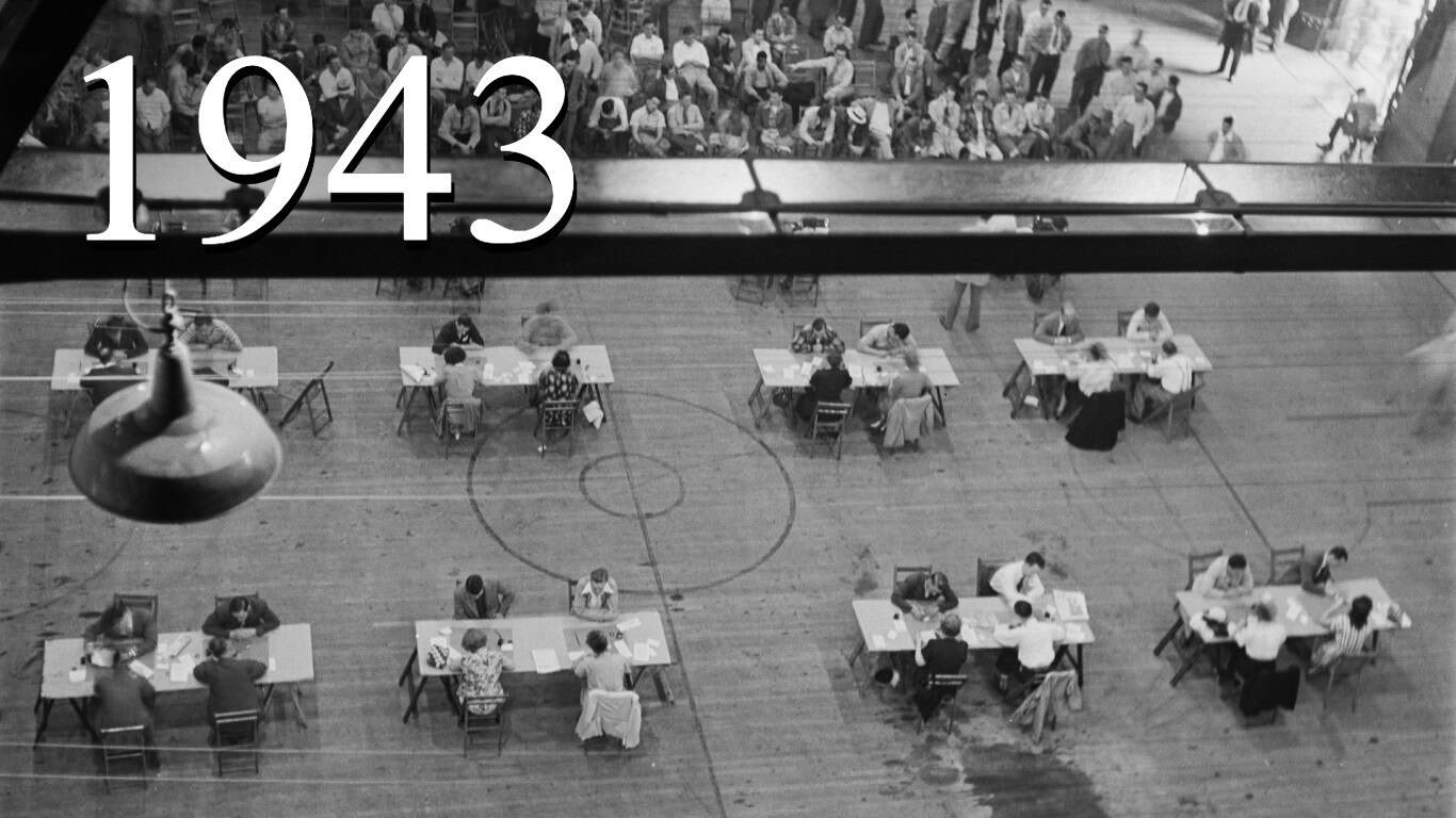 1943
