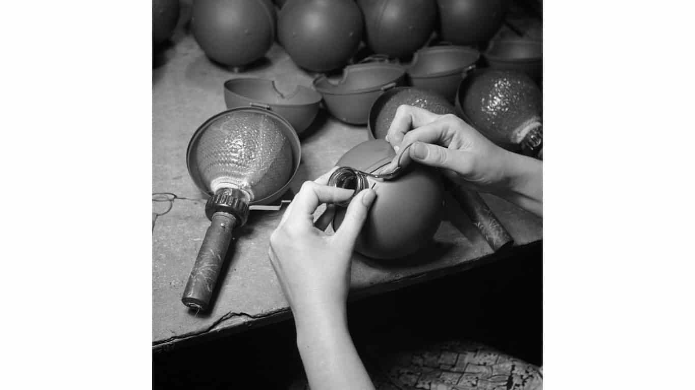 Sticky grenades