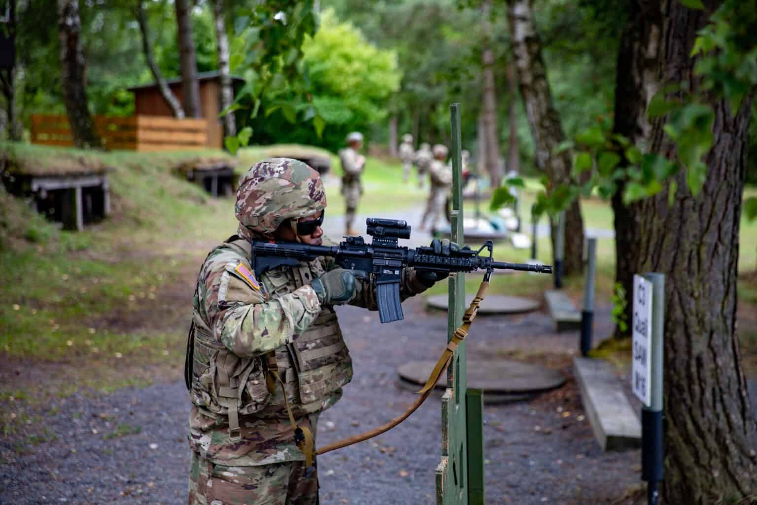 Standard Issue Army Rifle The Army’s Standard-Issue M4 Rifle and Why It Became So Widely Used ...