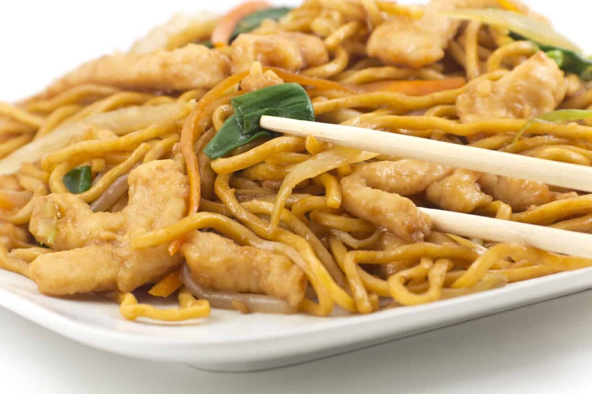 Delicious chinese food, chicken Lo Mein stir fry