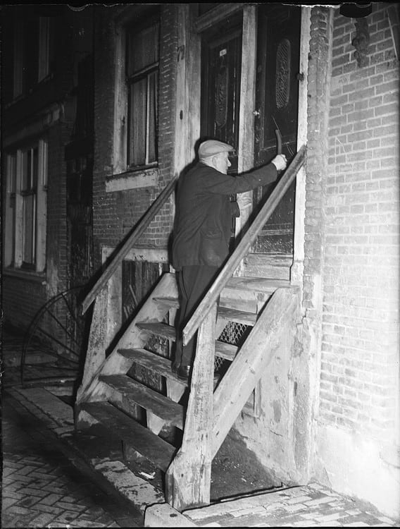 Knocker-Up