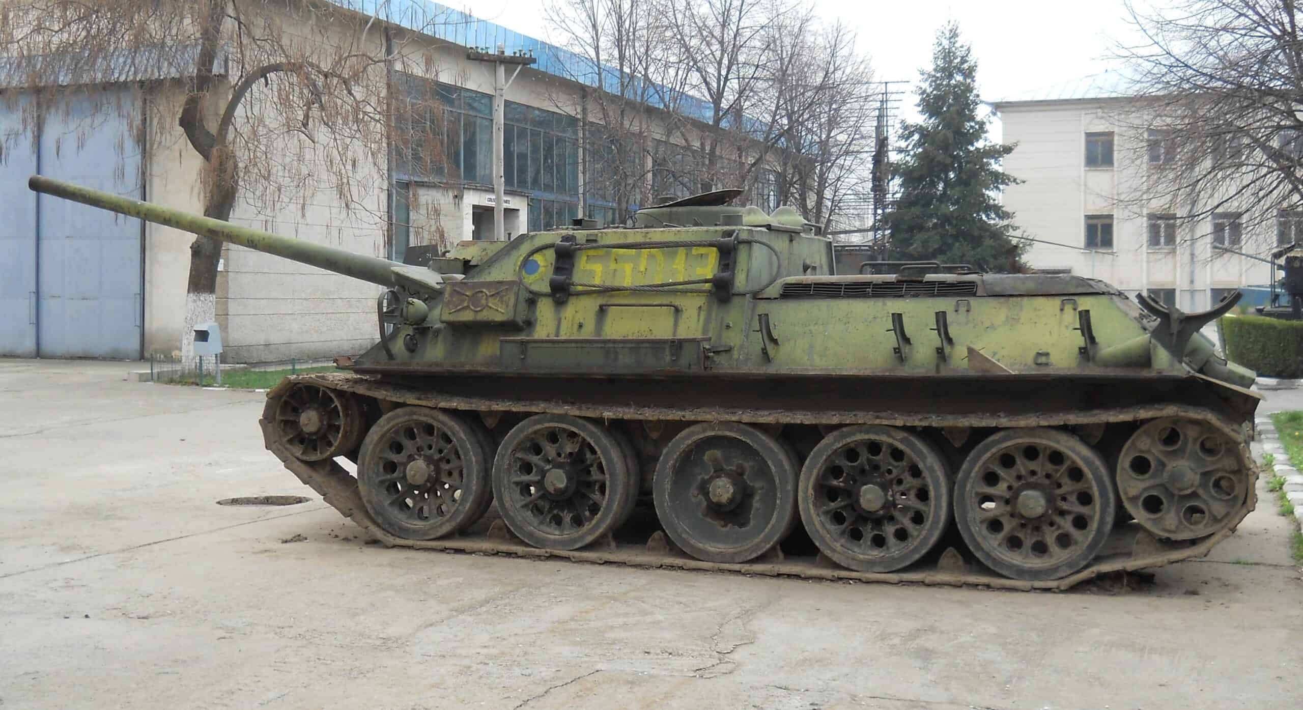 SU-100