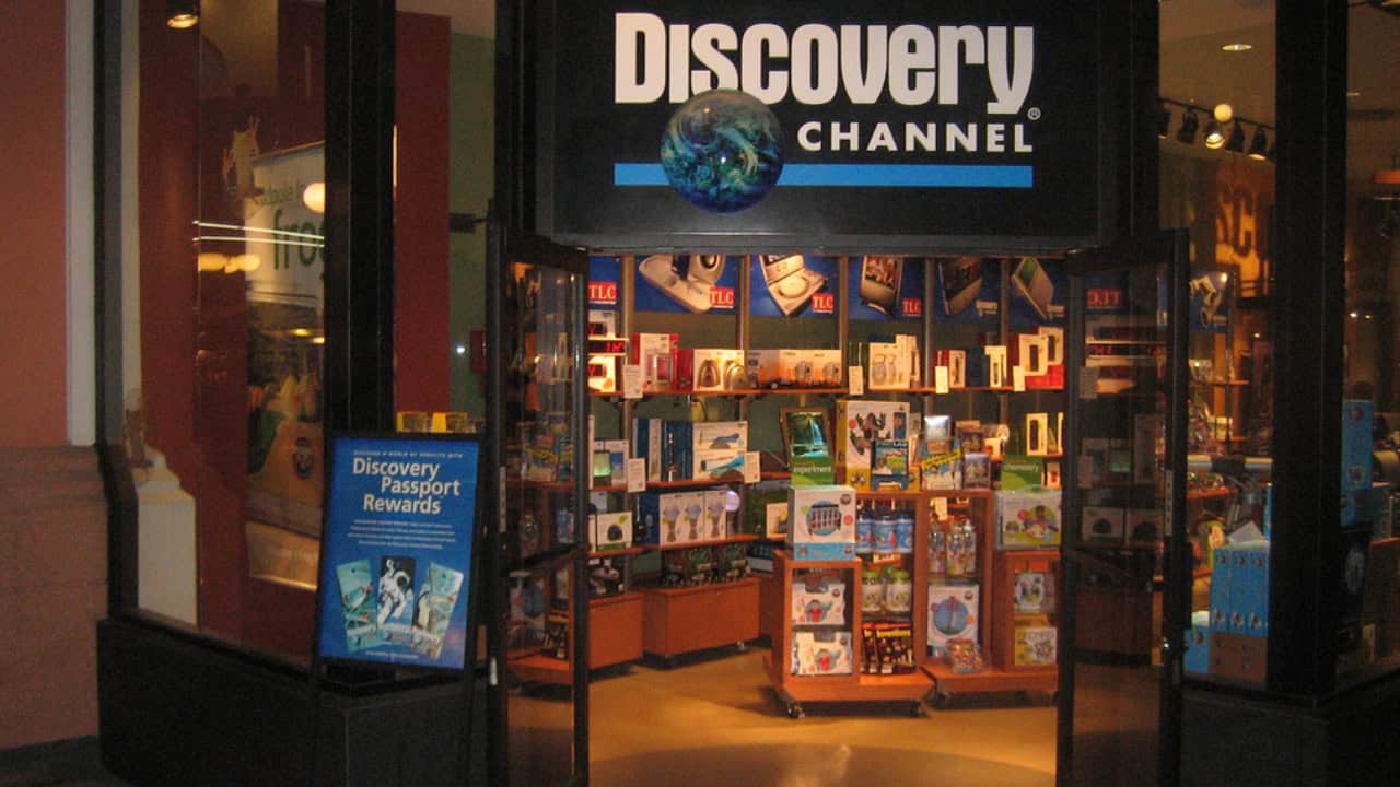 20 Stores That Ruled the ’90s Before Disappearing